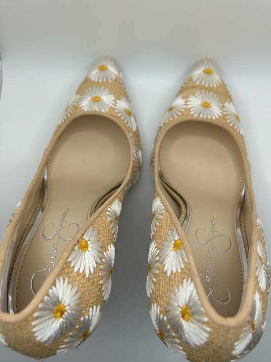 Jessica Simpson Cassanis Daisy Embroidered Straw Pointed-Toe Pumps - Picture 4 of 6